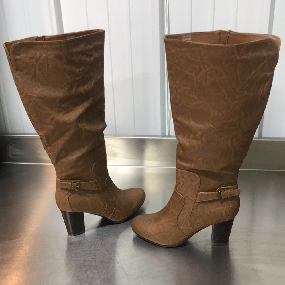 New WB Woman’s Journee Collection Brown Knee-High Women's Boots - Picture 5 of 6